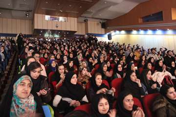 سه قدم مانده به یلدا